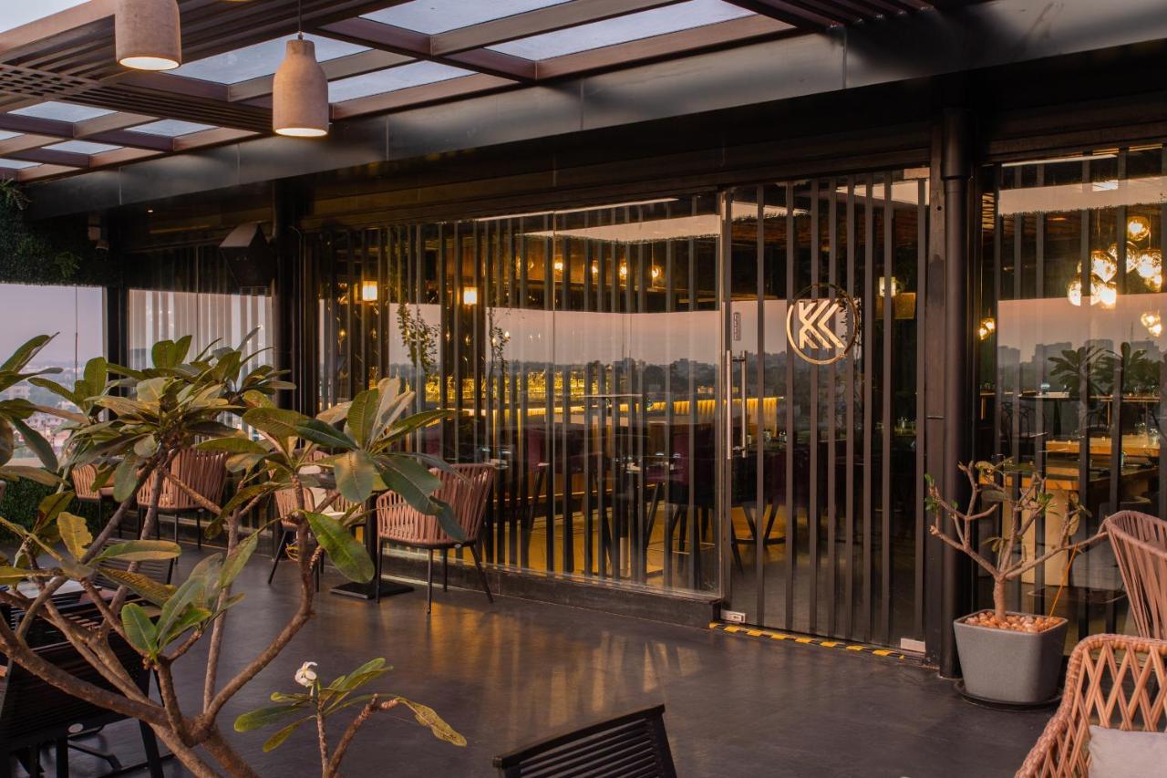 Novotel Chennai Chamiers Road Exterior photo