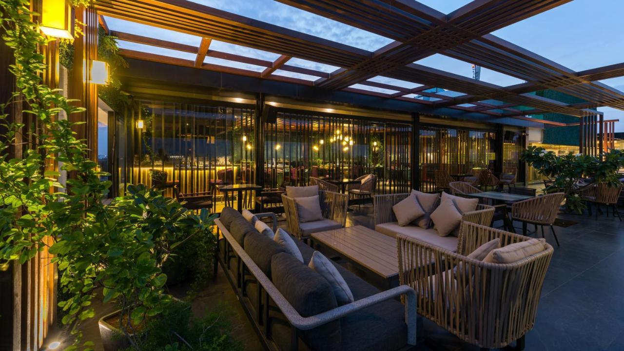 Novotel Chennai Chamiers Road Exterior photo The Terrace
