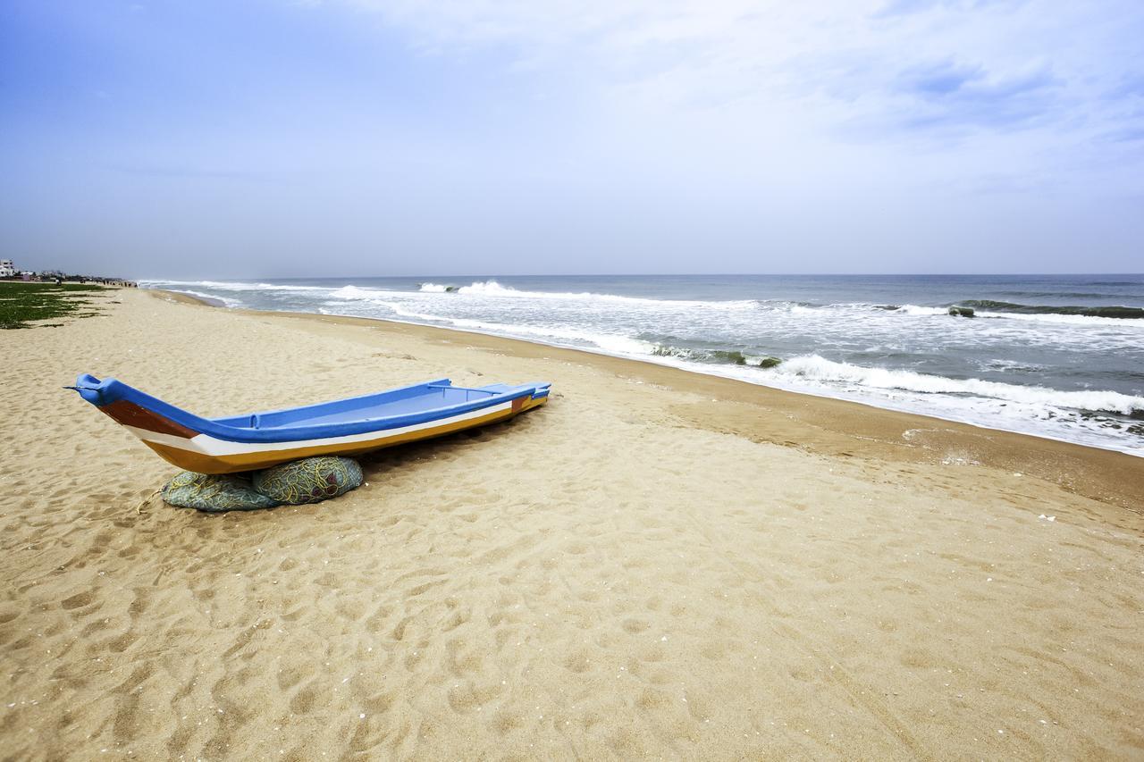 Novotel Chennai Chamiers Road Exterior photo Marina Beach
