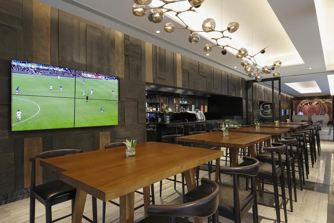 Novotel Chennai Chamiers Road Exterior photo The interior of the lounge